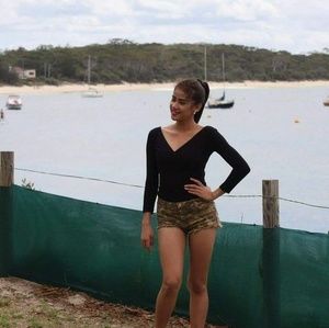 Meet your Posher, Rowena